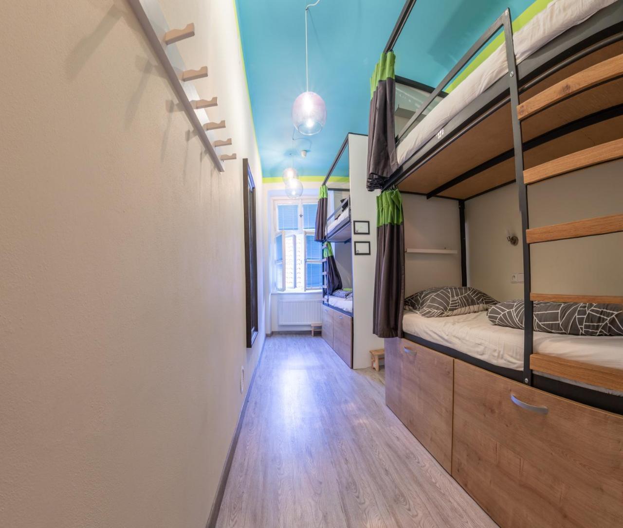 The Roadhouse Prague Hostel Εξωτερικό φωτογραφία